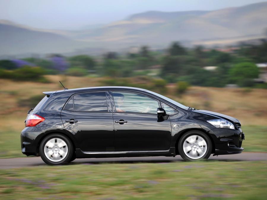  Toyota Auris 5-Door by TRD 2011 года  (ZA) (фото 7 из 18)